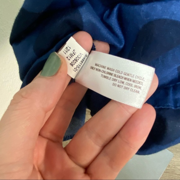 Old Navy Blue & Black Polka Dot ruffle tank size XL - Picture 4 of 10